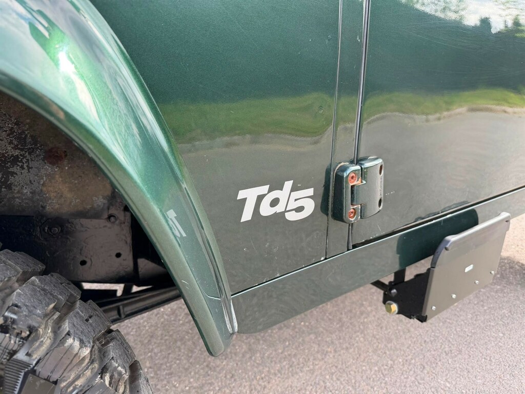Land Rover Defender 90 Hard-top Td5 Green #47