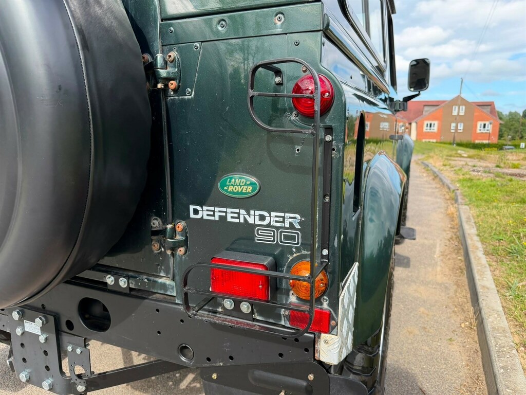 Land Rover Defender 90 Hard-top Td5 Green #52