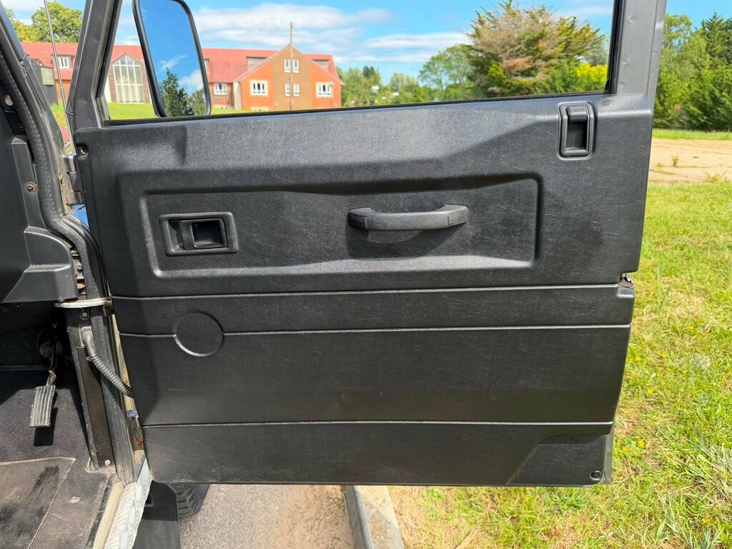 Land Rover Defender 90 90 Defender Must Be Black #41