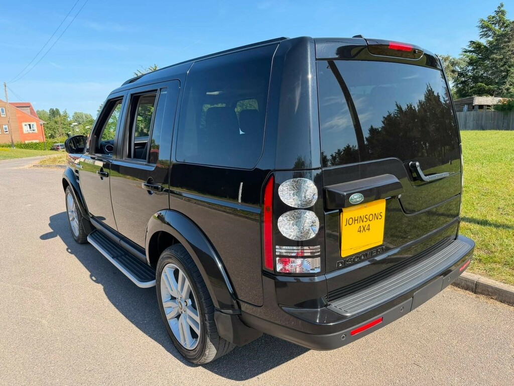 Land Rover Discovery Sdv6 Hse Black #4
