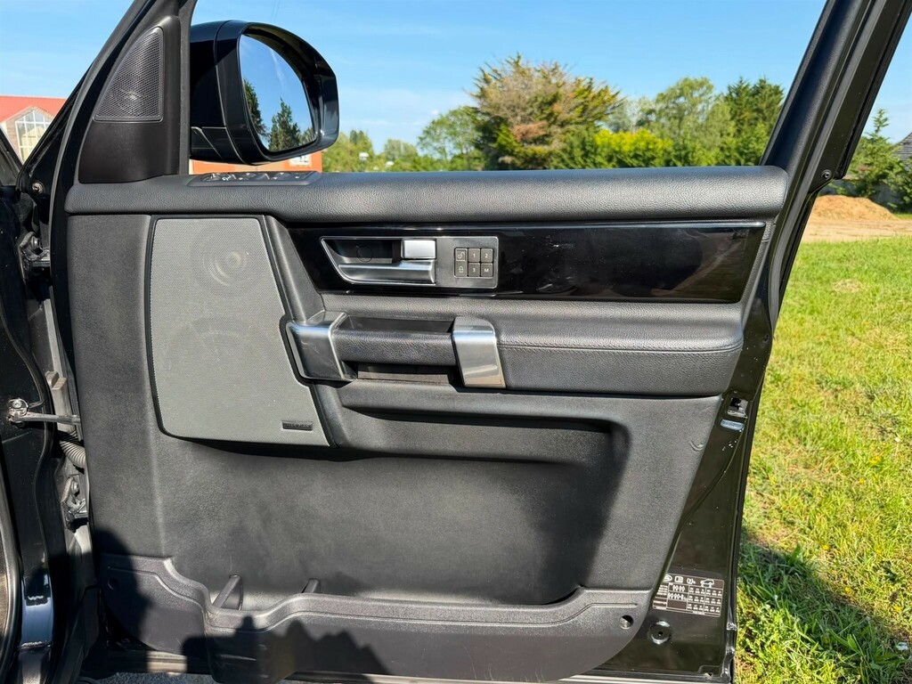 Land Rover Discovery Se Tech Grey #24