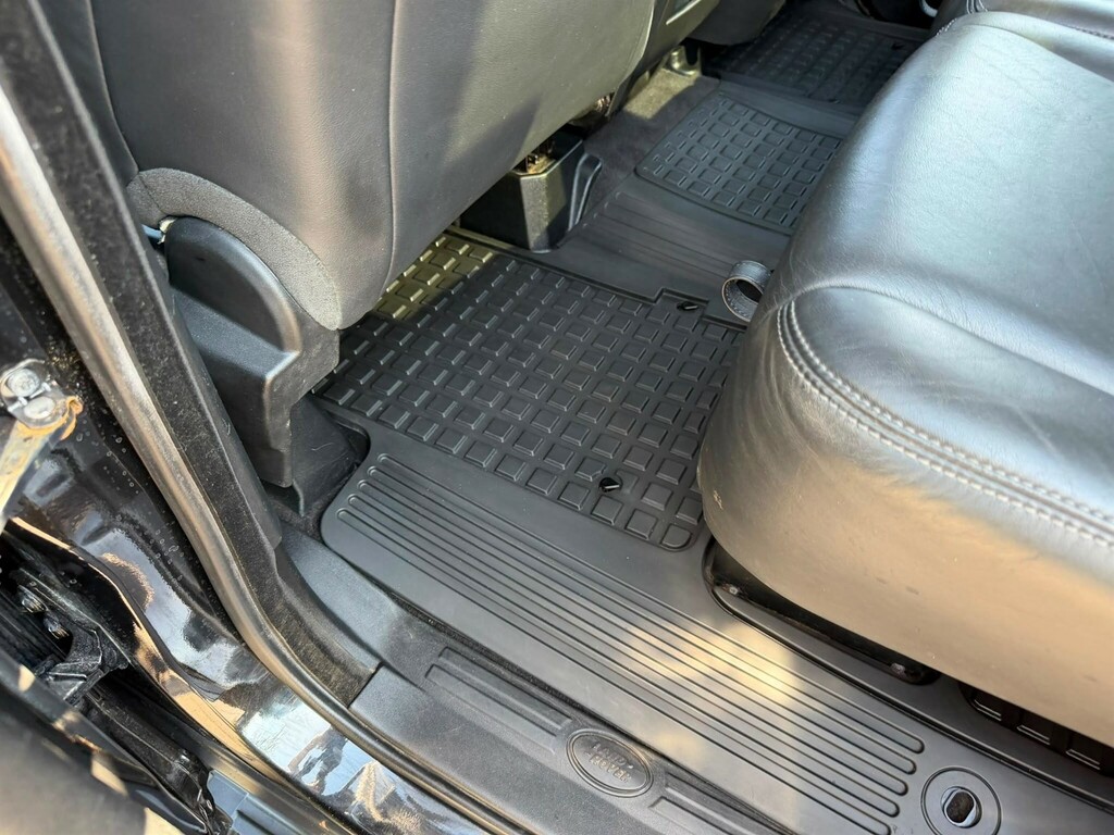 Land Rover Discovery Se Tech Grey #37