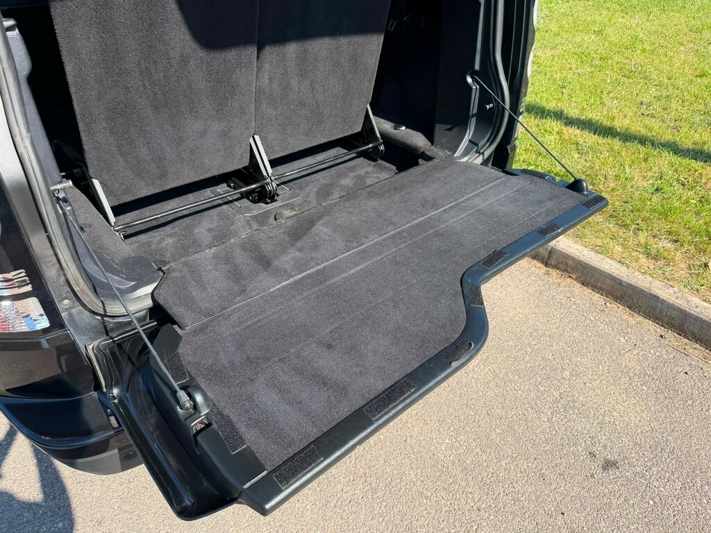 Land Rover Discovery Se Tech Grey #47