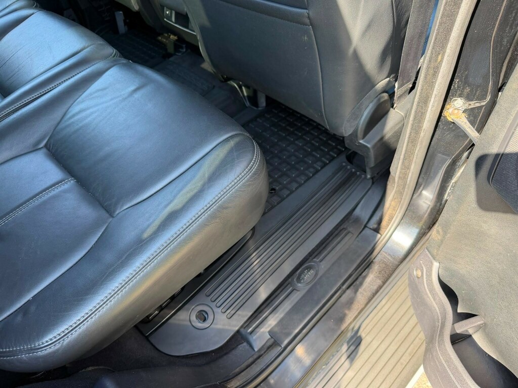 Land Rover Discovery Se Tech Grey #46