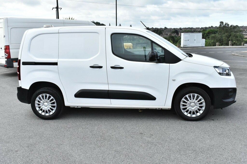 Toyota PROACE 1.5 Bluehdi Icon Short Panel Van FL22FZO  #5