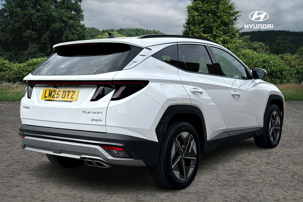 Hyundai Tucson Premium White #5