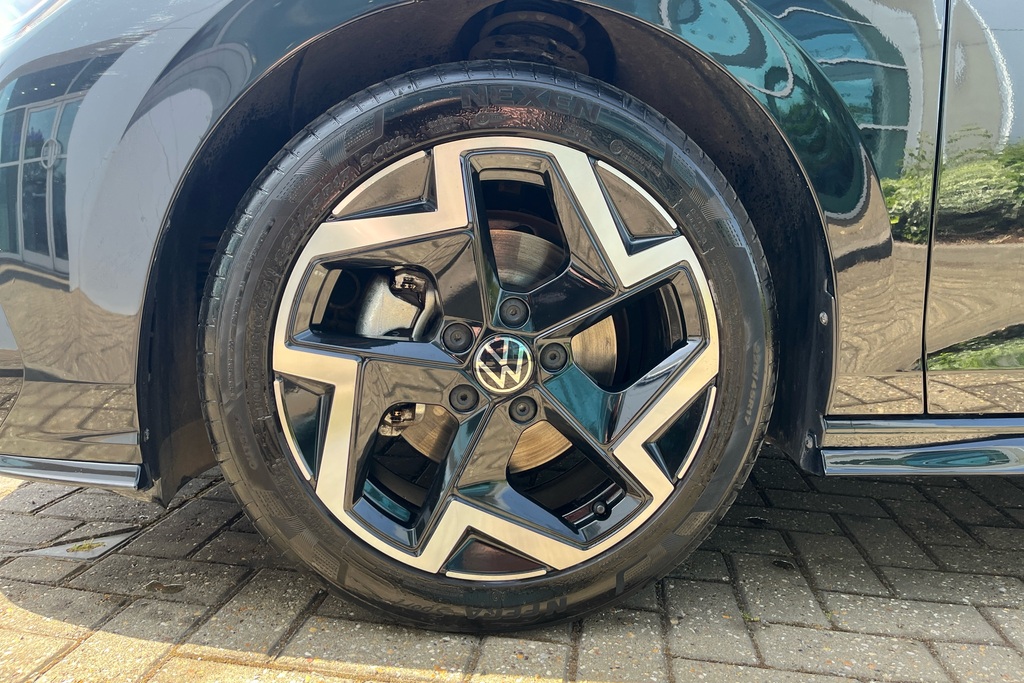 Volkswagen Golf 1.5 Etsi 150 R-line Dsg YG75EKB Black #5