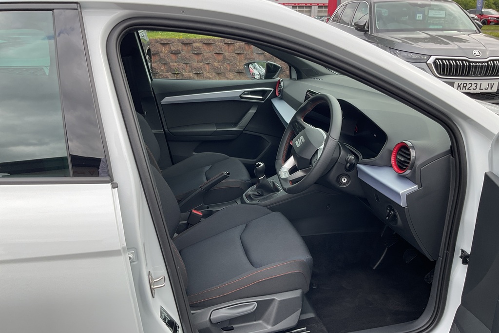 Seat Ibiza 1.0 Tsi 95 Fr MV75PDO White #2