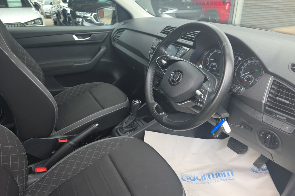 Skoda Fabia 1.0 Tsi Colour Edition Dsg HY71OUO White #6