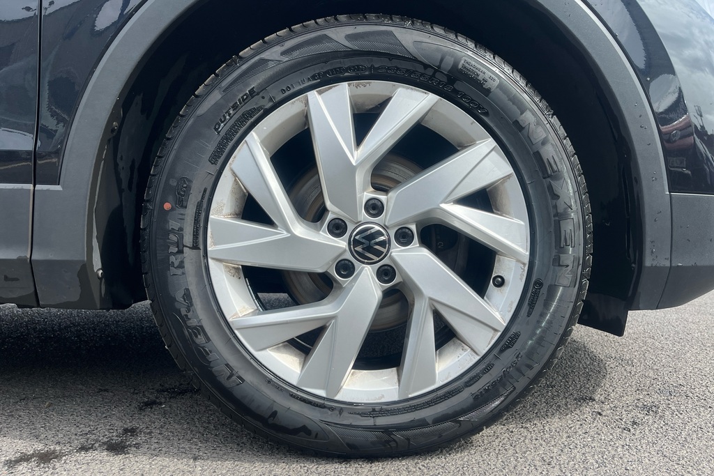 Volkswagen Tiguan 1.5 Tsi 150 Life Dsg PN72YHS Black #5