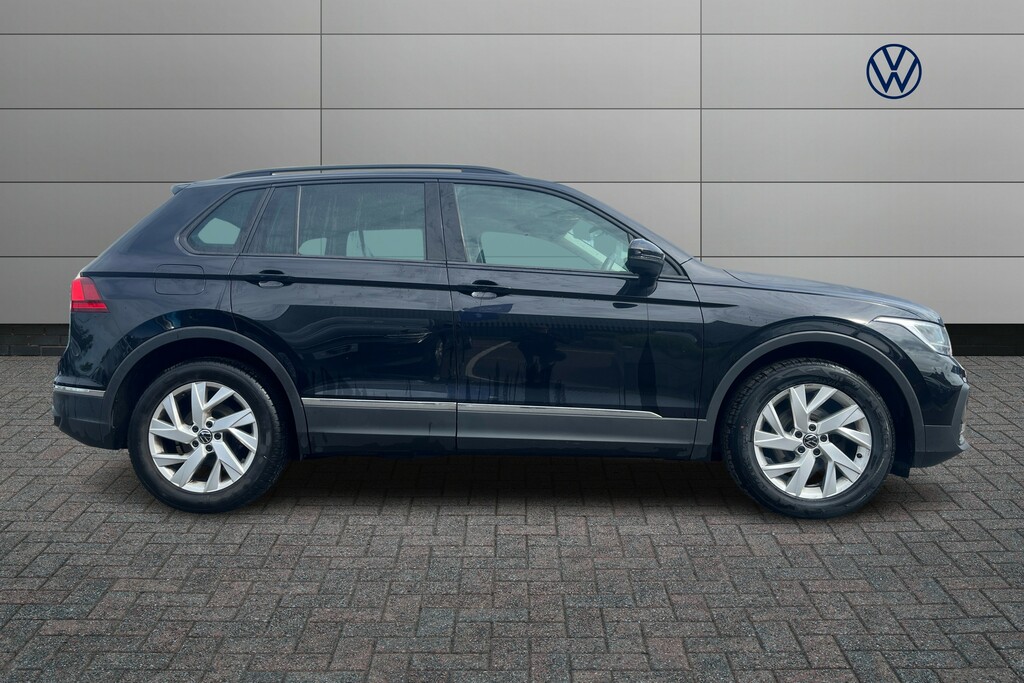 Volkswagen Tiguan 1.5 Tsi 150 Life Dsg PN72YHS Black #4
