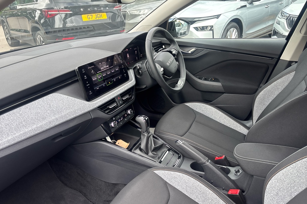 Skoda Scala 1.0 Tsi 116 Se Edition Dsg KM75RDO Black #2
