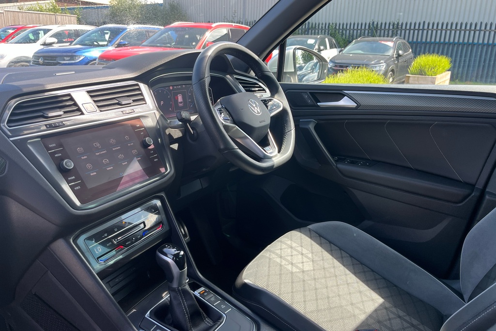 Volkswagen Tiguan 1.5 Tsi 150 R-line Edition Dsg PN24YJX Silver #2