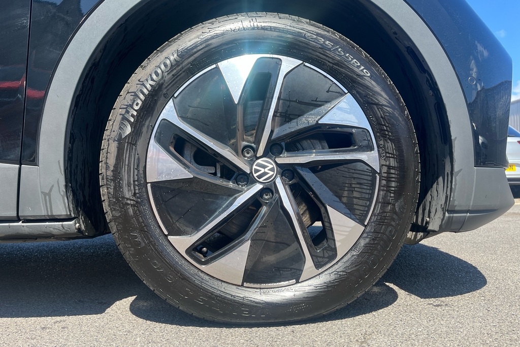 Volkswagen ID.4 210Kw Match Pro 77Kwh PK75NDG Black #5