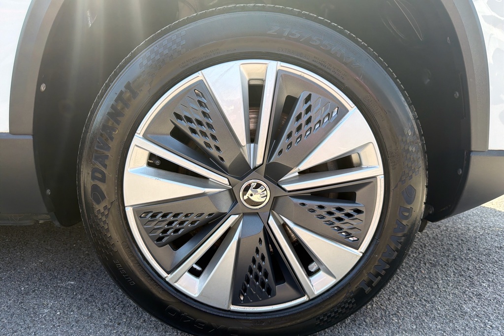 Skoda Karoq 1.5 Tsi Se Drive White #5