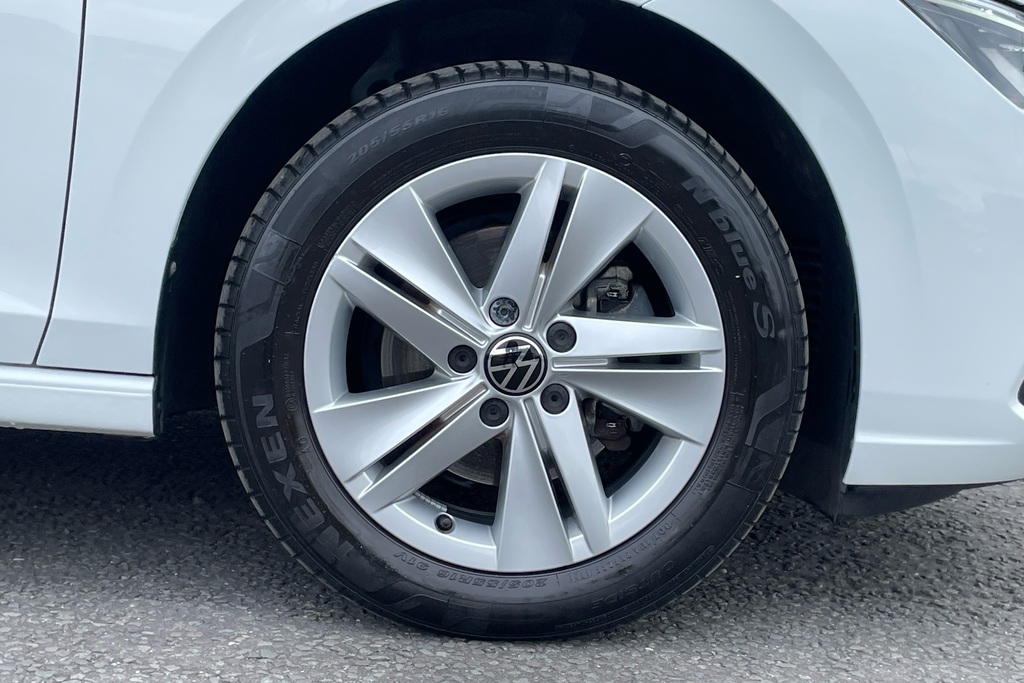 Volkswagen Golf 1.0 Tsi Life White #5