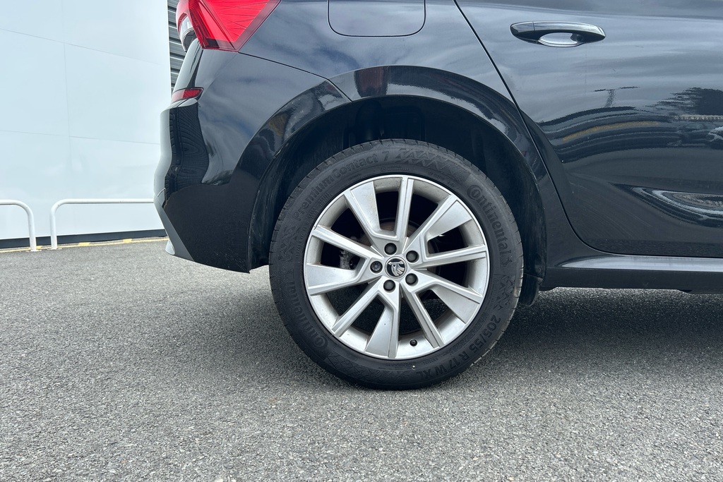 Skoda Kamiq 1.0 Tsi 110 Se Drive MH72EDV Black #5