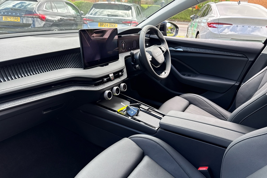 Skoda Superb 1.5 Tsi Iv Se L Dsg Black #2