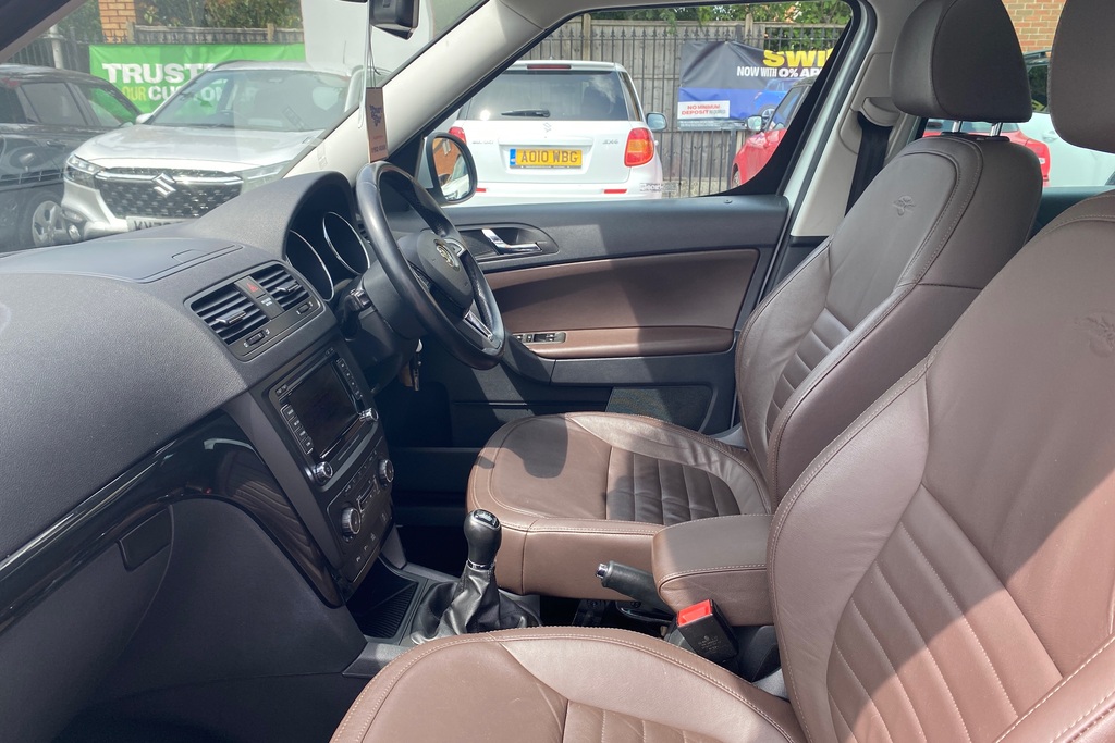 Skoda Yeti 2.0 Tdi Cr 170 Laurin Klement 4X4 White #6
