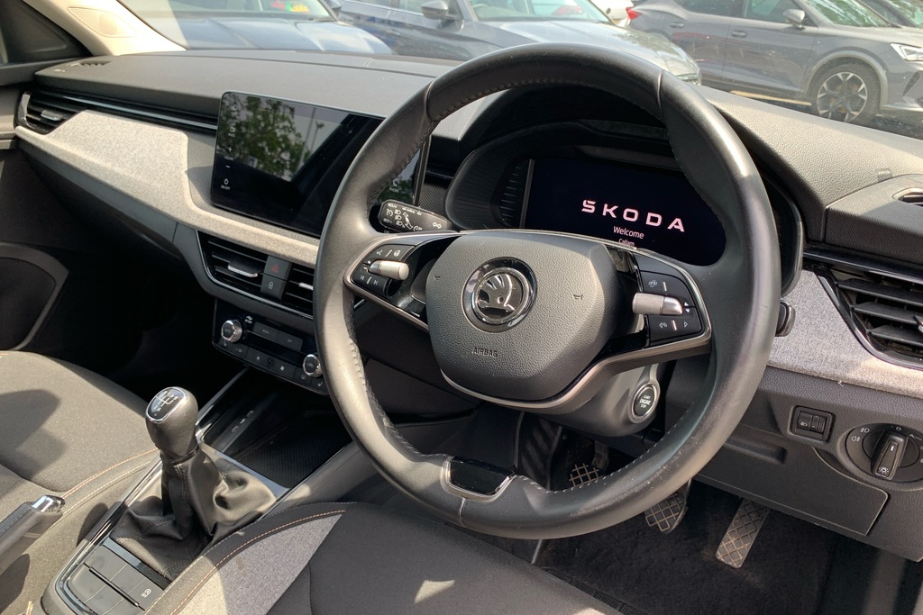 Skoda Kamiq 1.0 Tsi 95 Se Edition YE74KZG Grey #6