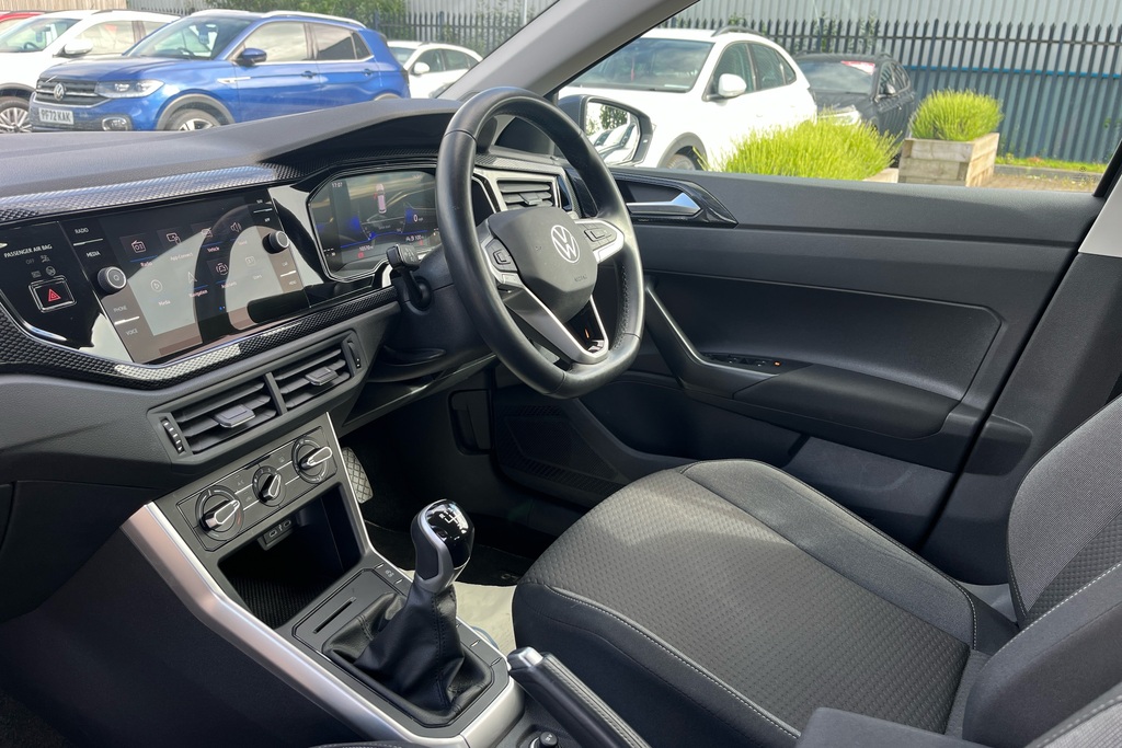 Volkswagen Polo 1.0 Tsi Life PL73ZRD Grey #2