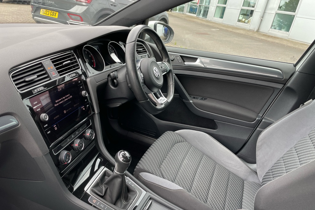 Volkswagen Golf 1.5 Tsi Evo 150 R-line White #2