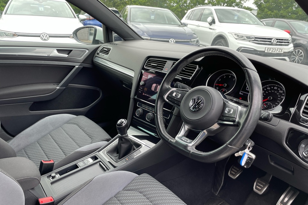 Volkswagen Golf 1.5 Tsi Evo 150 R-line White #6