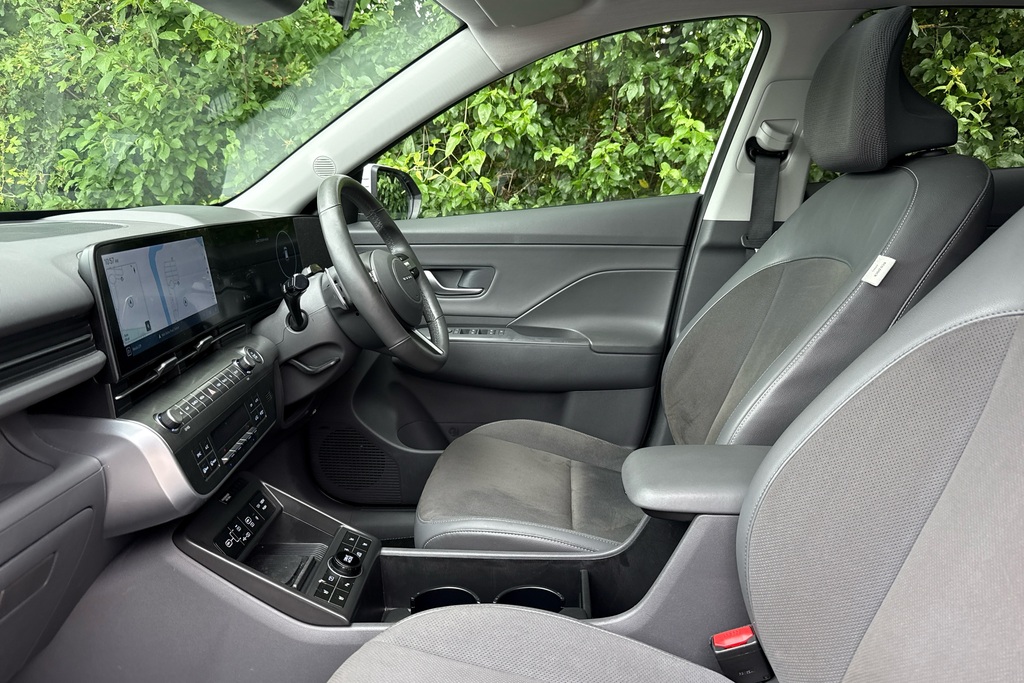 Hyundai Kona Ultimate White #6