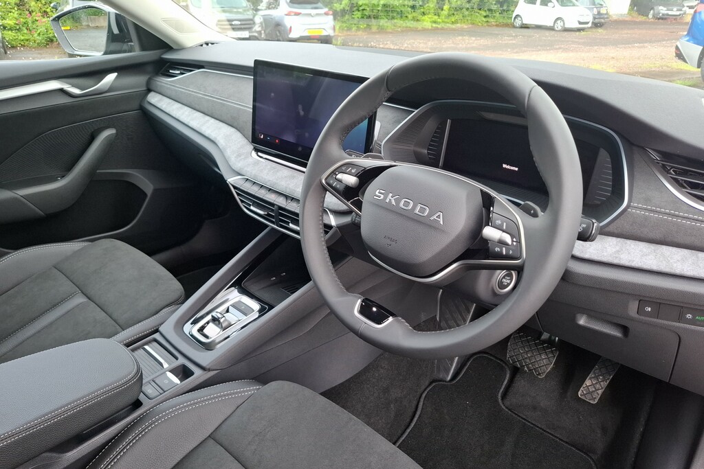 Skoda Octavia 2.0 Tdi 150 Se L Dsg Black #6