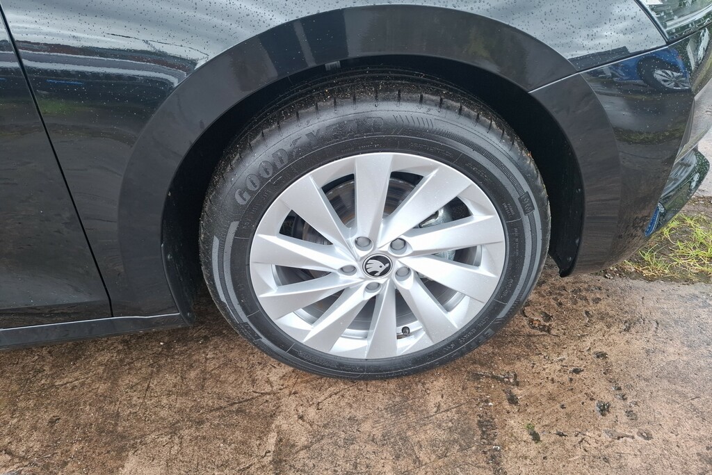 Skoda Octavia 2.0 Tdi 150 Se L Dsg Black #5
