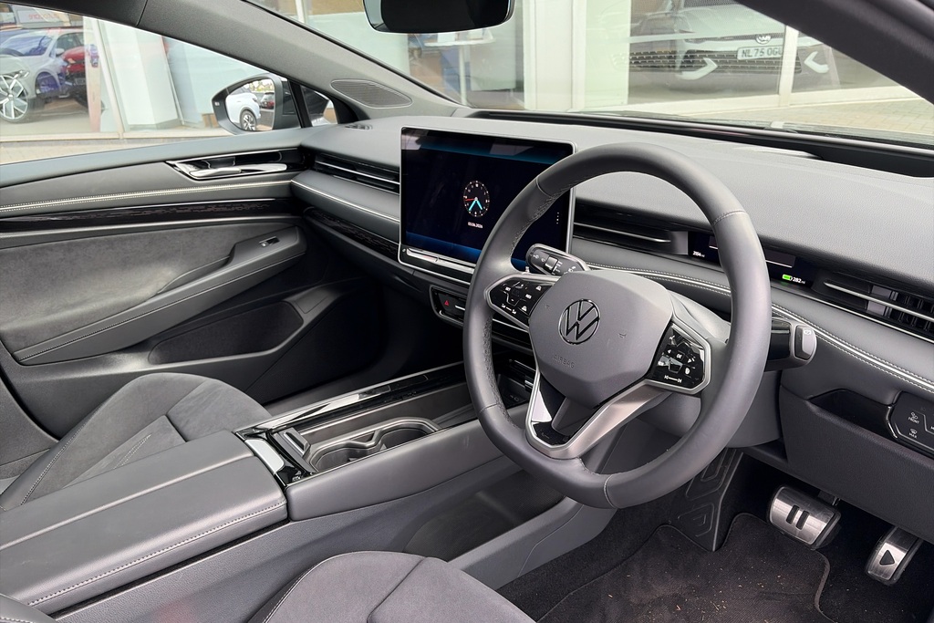 Volkswagen ID.7 210Kw Match Pro Plus 77Kwh Black #6