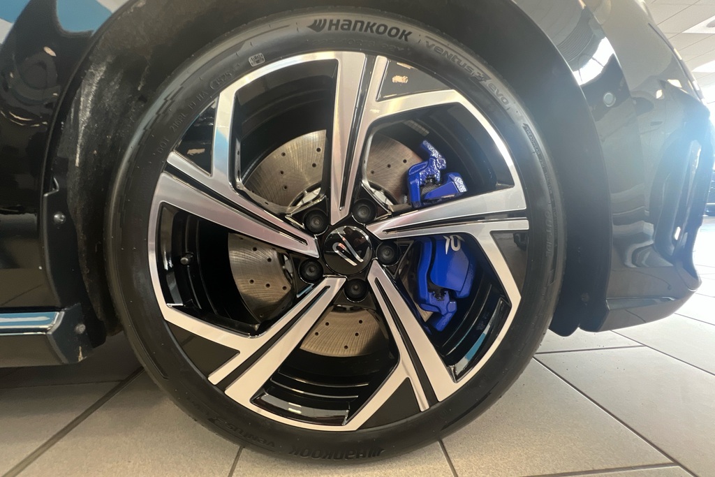 Volkswagen Golf 2.0 Tsi 333 R 4Motion Dsg VU26BBK Black #5