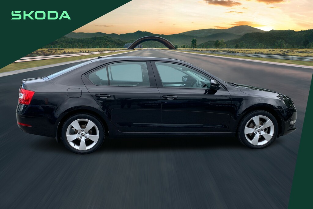 Skoda Octavia 1L Se Technology Black #4