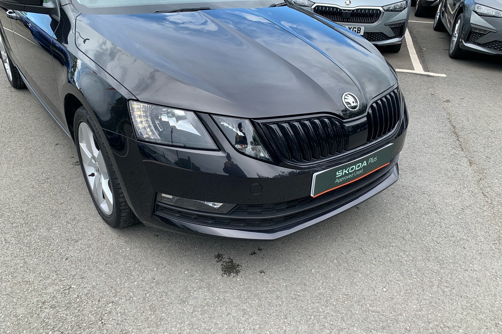Skoda Octavia 1L Se Technology Black #9