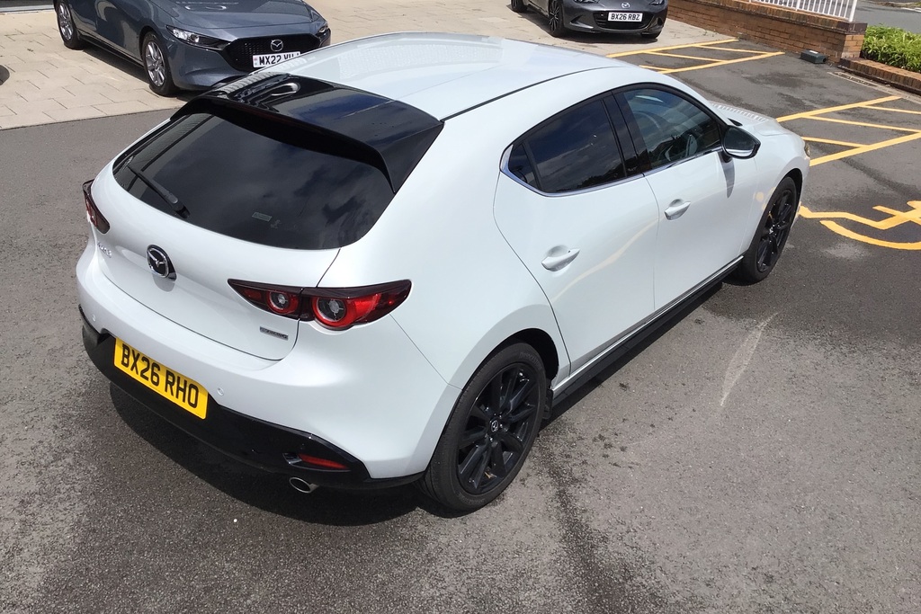 Mazda 3 2.5 E-skyactiv G Mhev 140 Homura Red #32