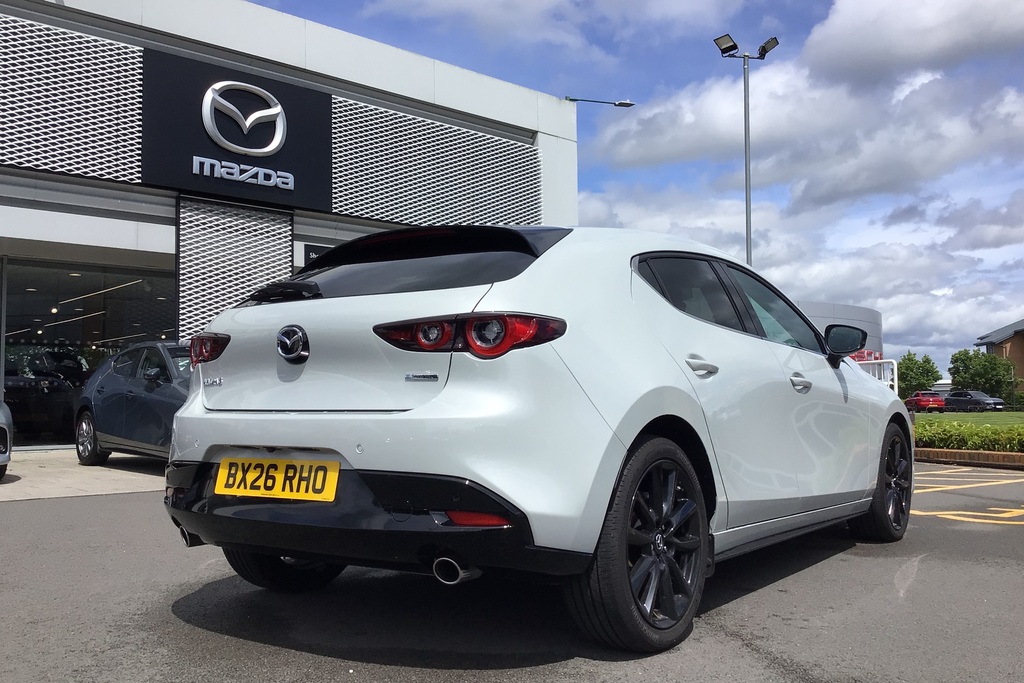 Mazda 3 2.5 E-skyactiv G Mhev 140 Homura Red #40