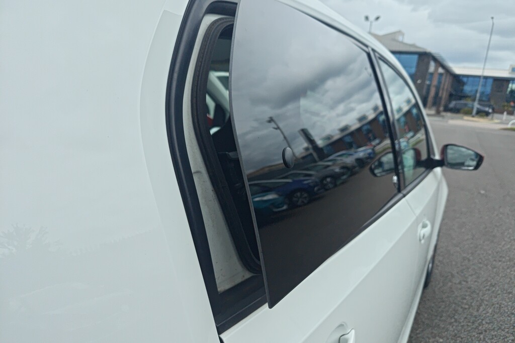 Volkswagen Up 1.0 Look Up 2016 Yellow #24
