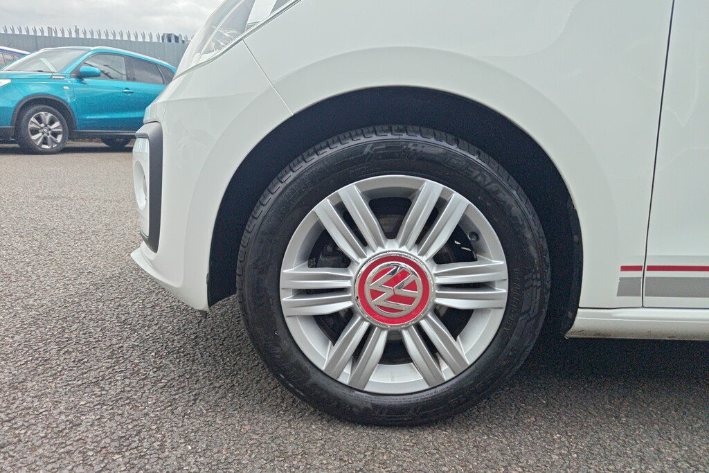 Volkswagen Up 1.0 Look Up 2016 Yellow #15