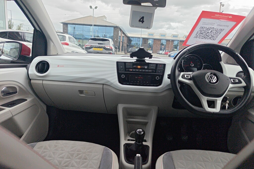 Volkswagen Up 1.0 Look Up 2016 Yellow #22