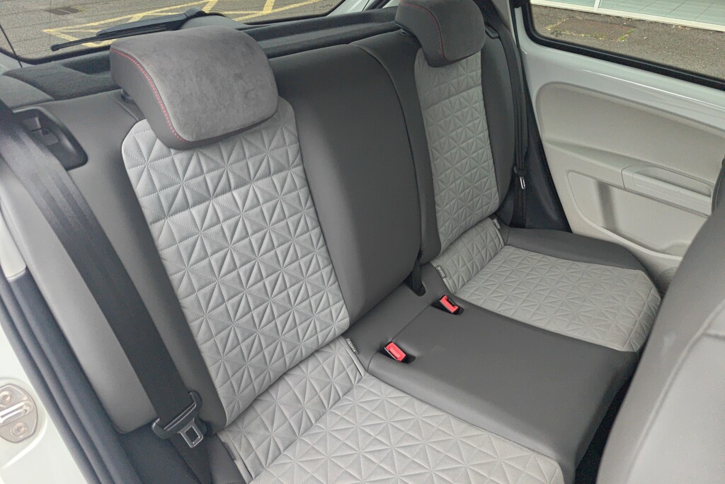 Volkswagen Up 1.0 Look Up 2016 Yellow #36