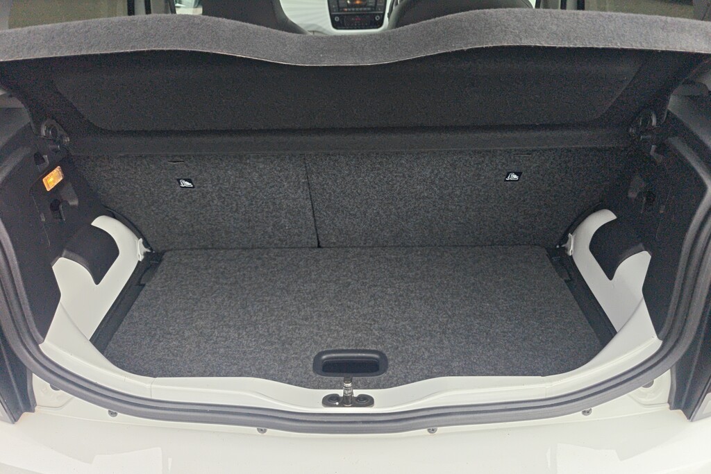 Volkswagen Up 1.0 Look Up 2016 Yellow #35