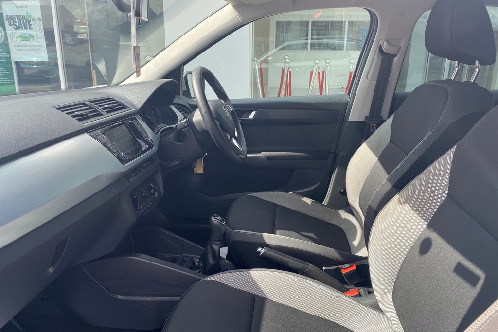 Skoda Fabia 1.0 Tsi Se AV18KCZ Silver #6