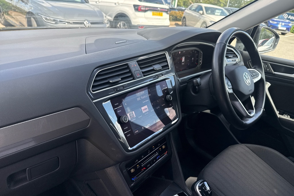 Volkswagen Tiguan Allspace 1.5 Tsi Life Black #2
