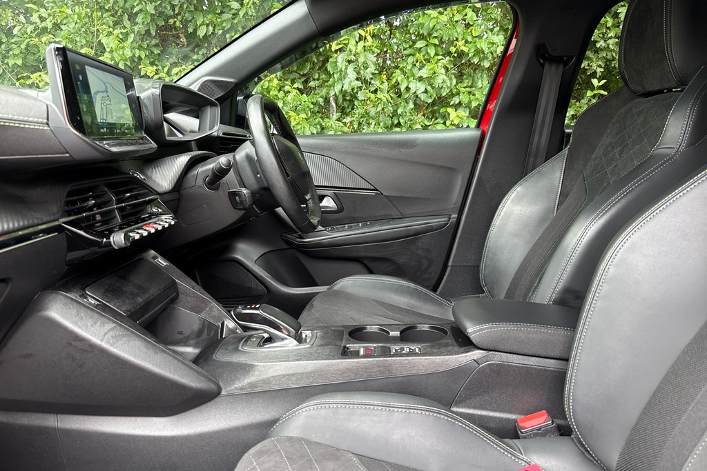 Peugeot e-208 100Kw Gt Premium 50Kwh Red #6