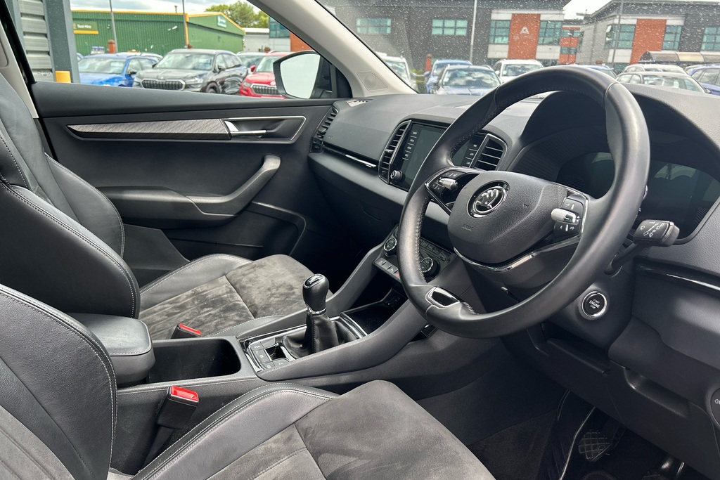 Skoda Karoq 1.5 Tsi Se L DG23LVD Black #6