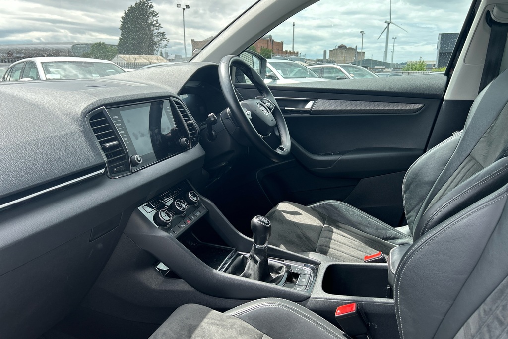 Skoda Karoq 1.5 Tsi Se L DG23LVD Black #2