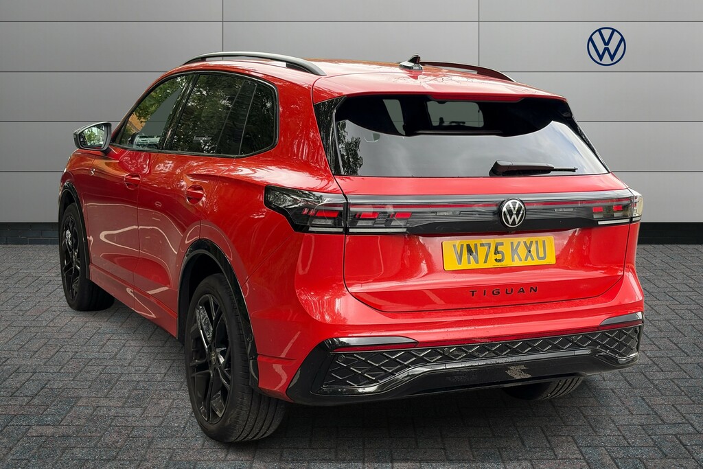 Volkswagen Tiguan 1.5 Etsi 150 R-line Dsg Red #3