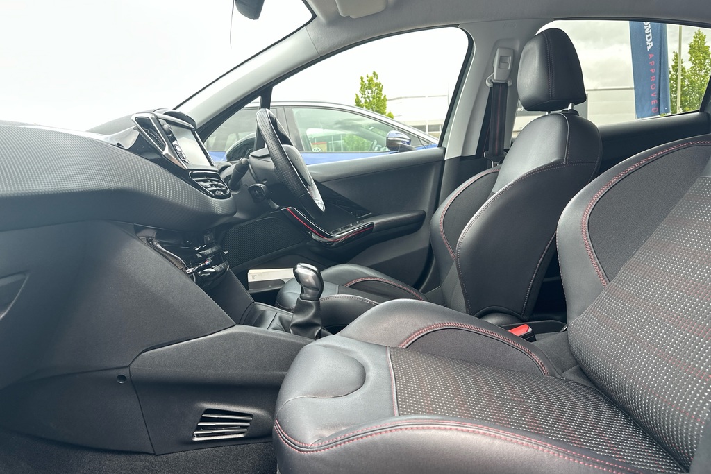 Peugeot 208 1.2 Puretech 110 Gt Line Grey #6