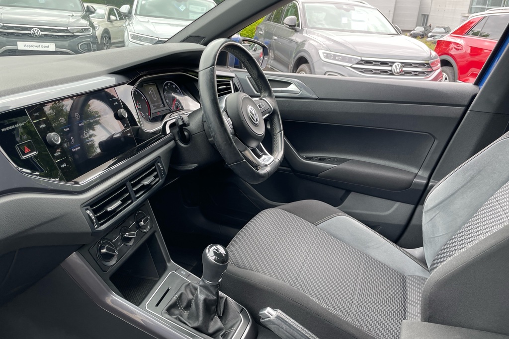 Volkswagen Polo 1.0 Tsi 95 R-line DE70EVM Blue #2