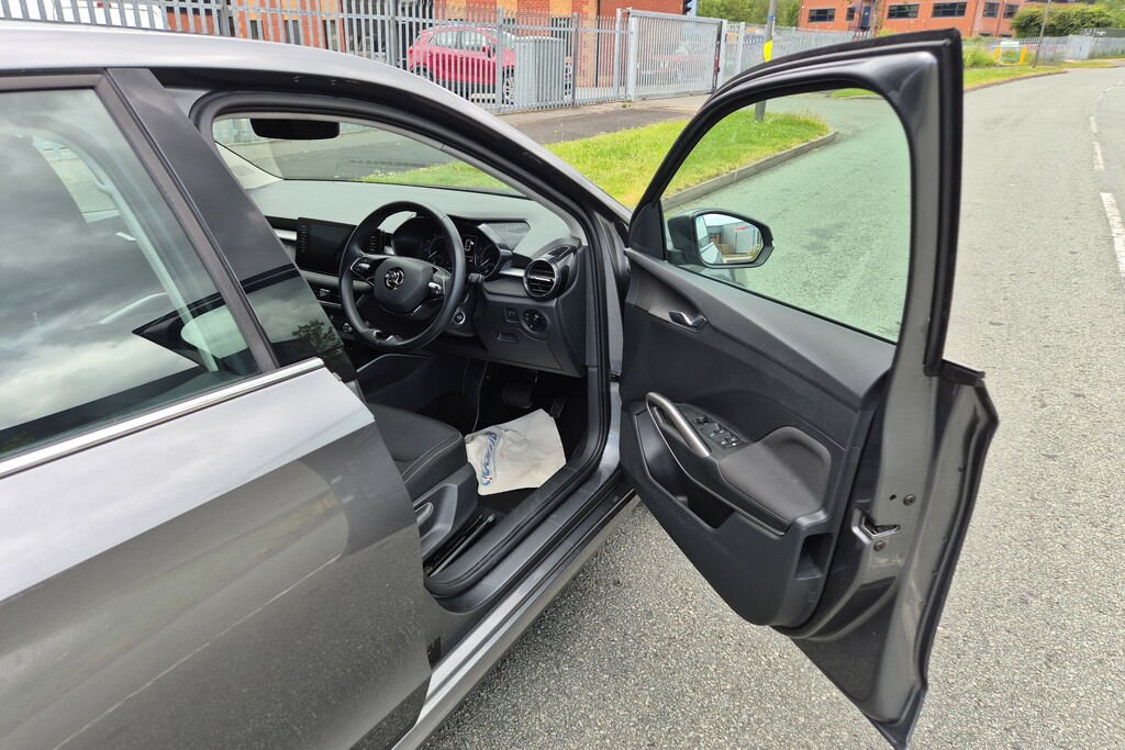 Skoda Fabia 1.0 Tsi Colour Edition Hatchback White #23